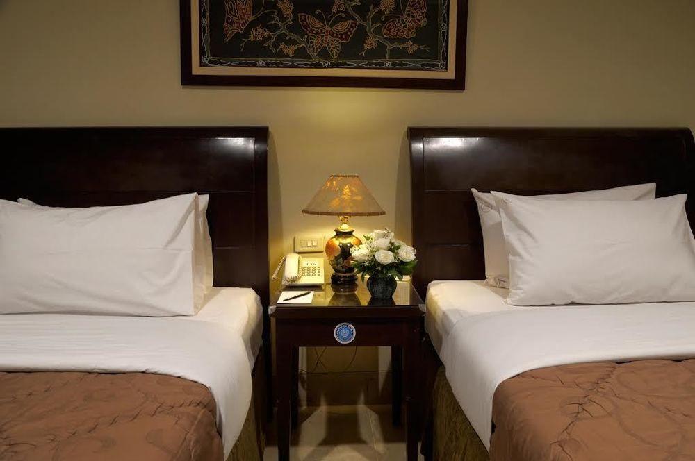Capital O 534 Sriwijaya Hotel Джакарта Екстериор снимка