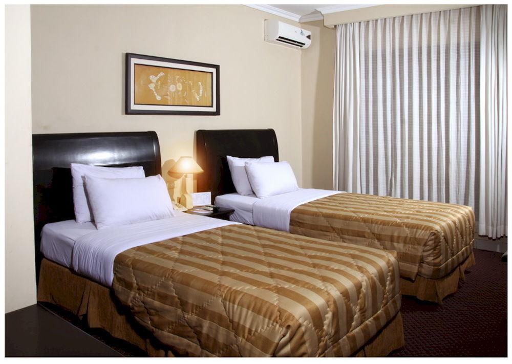 Capital O 534 Sriwijaya Hotel Джакарта Екстериор снимка