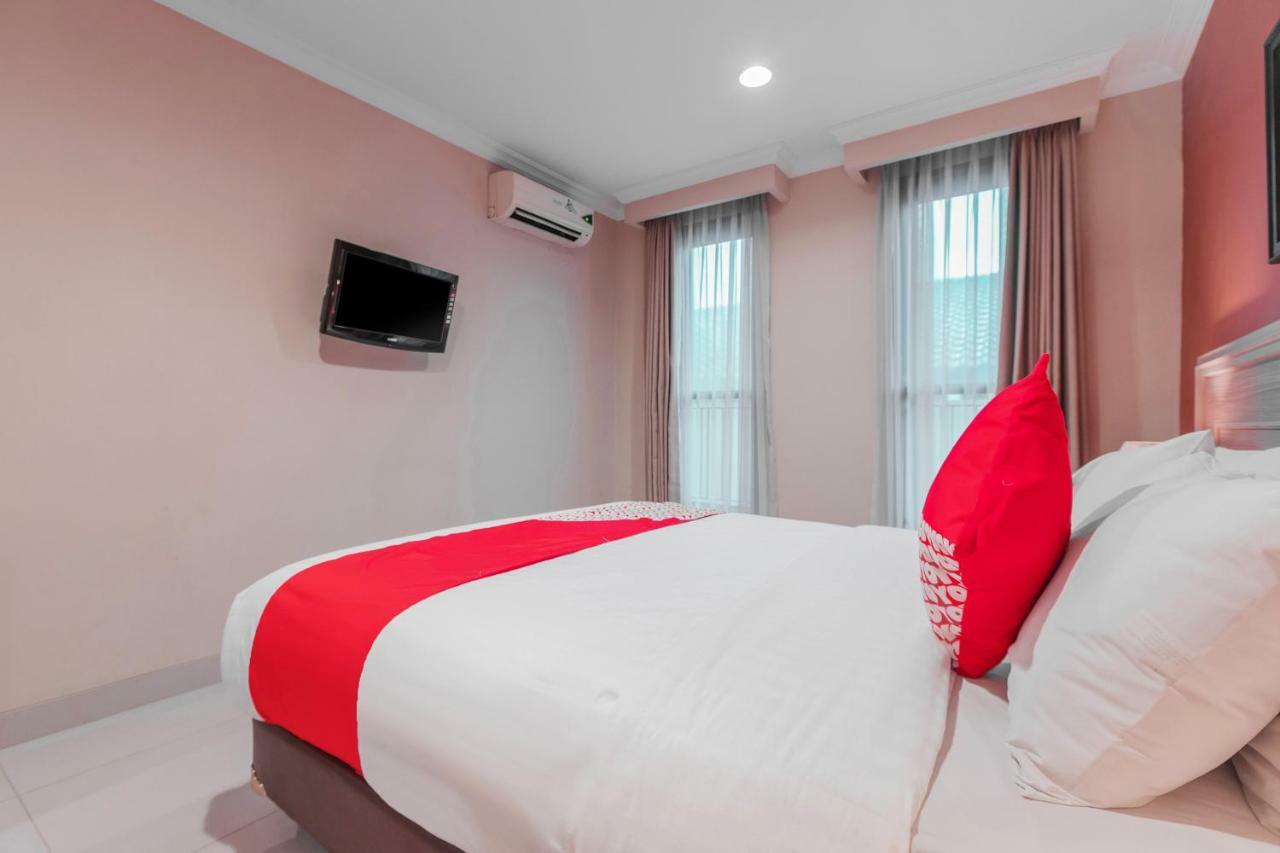 Capital O 534 Sriwijaya Hotel Джакарта Екстериор снимка