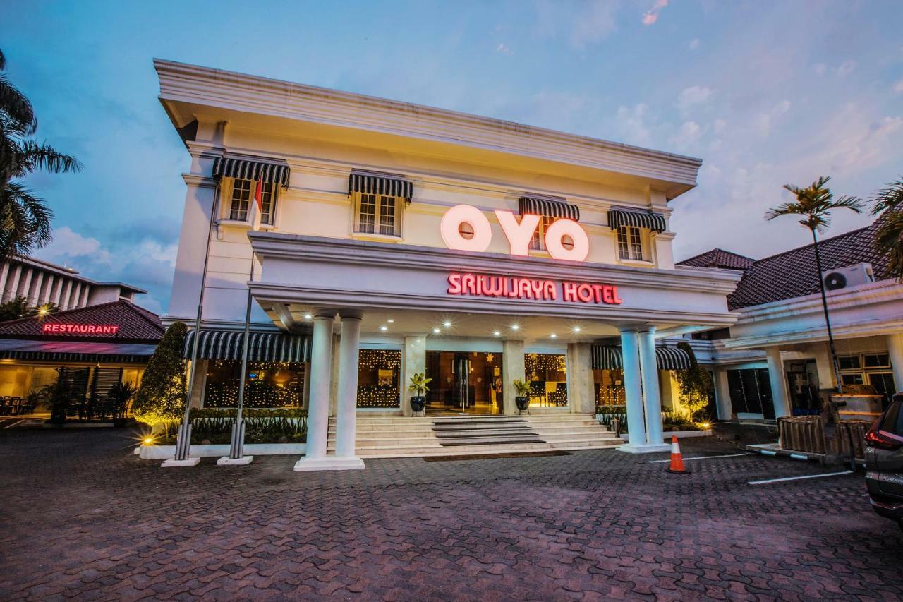 Capital O 534 Sriwijaya Hotel Джакарта Екстериор снимка