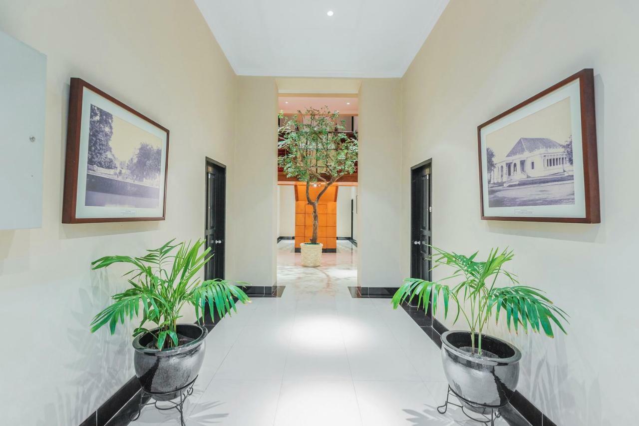 Capital O 534 Sriwijaya Hotel Джакарта Екстериор снимка