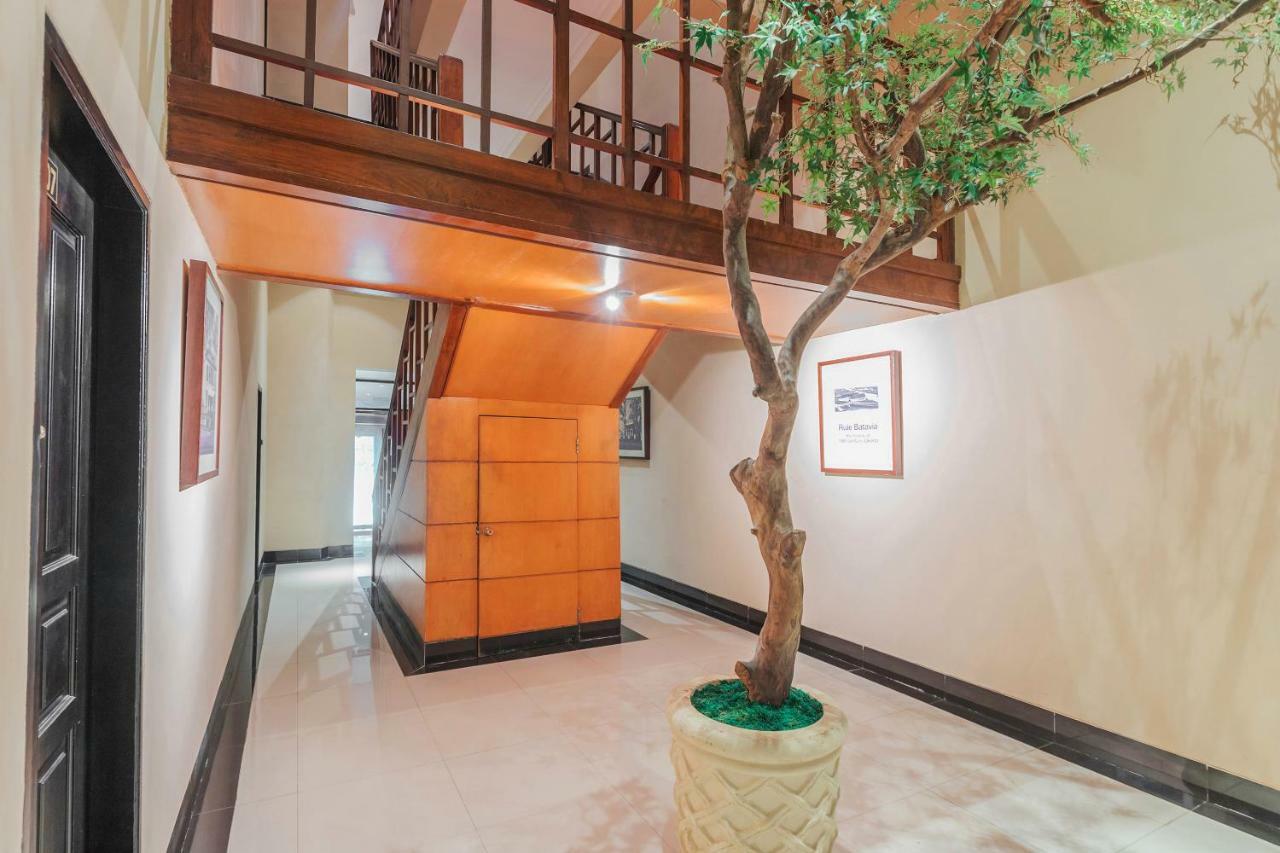 Capital O 534 Sriwijaya Hotel Джакарта Екстериор снимка