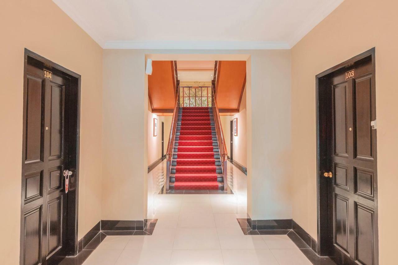Capital O 534 Sriwijaya Hotel Джакарта Екстериор снимка