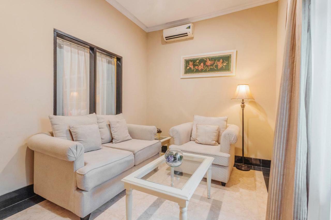 Capital O 534 Sriwijaya Hotel Джакарта Екстериор снимка
