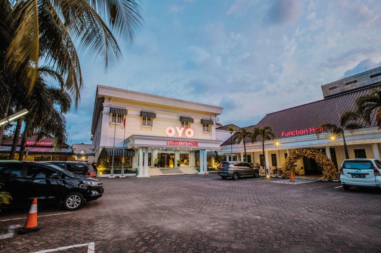 Capital O 534 Sriwijaya Hotel Джакарта Екстериор снимка