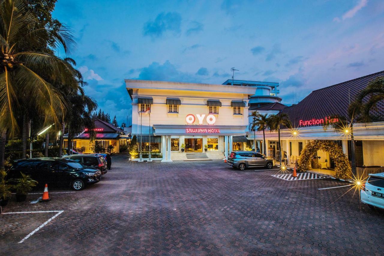 Capital O 534 Sriwijaya Hotel Джакарта Екстериор снимка